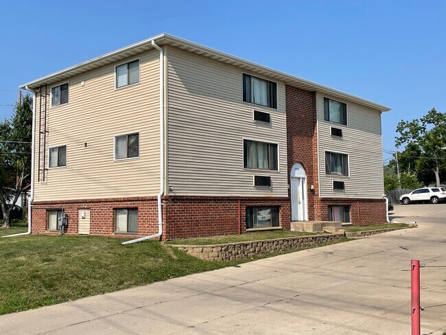 Building Photo - 3308 Oakland Rd NE