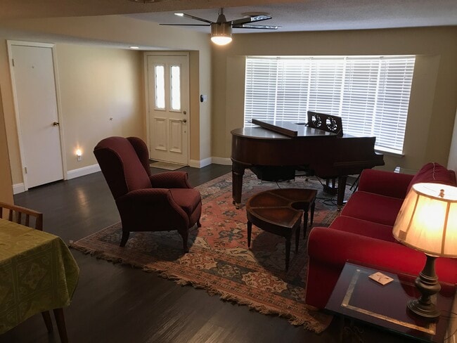 Front Living Room - 3006 Cedarlawn Cir