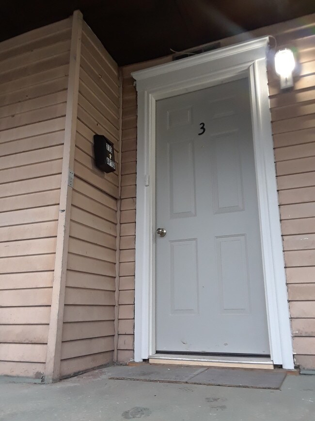 Building Photo - 715 McKean
