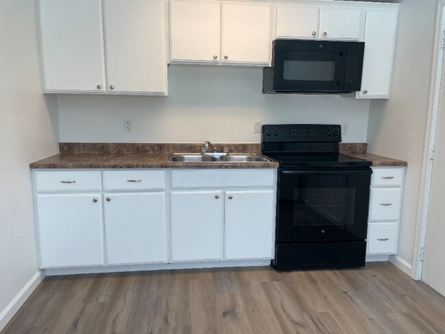 Foto del edificio - 1529 E Sunnyside Dr