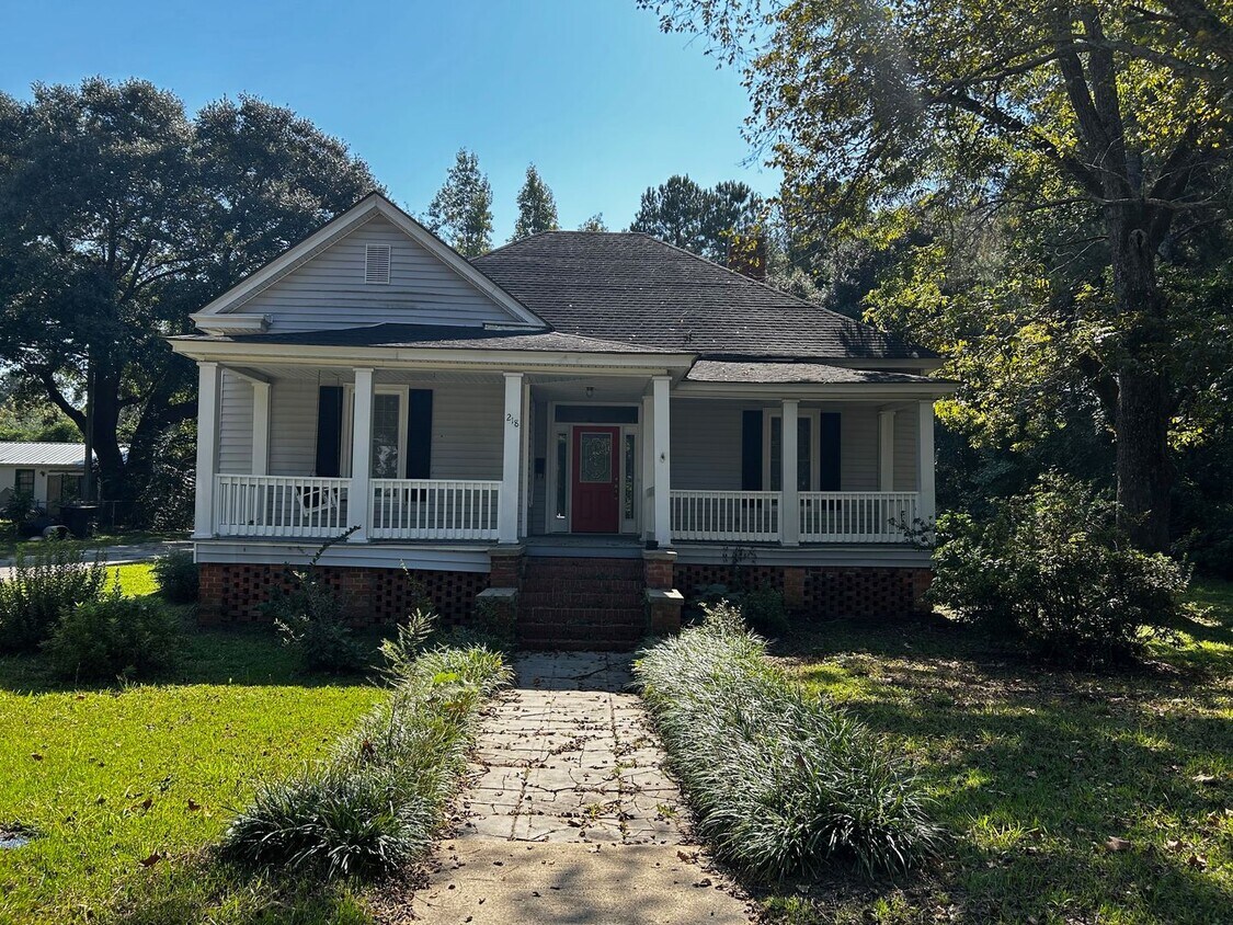 Primary Photo - 218 E 2nd Ave