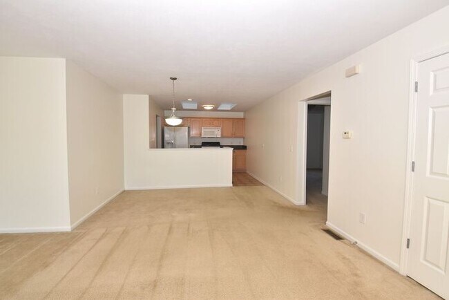 Building Photo - Mishawaka Villa near Shopping, schools, re...
