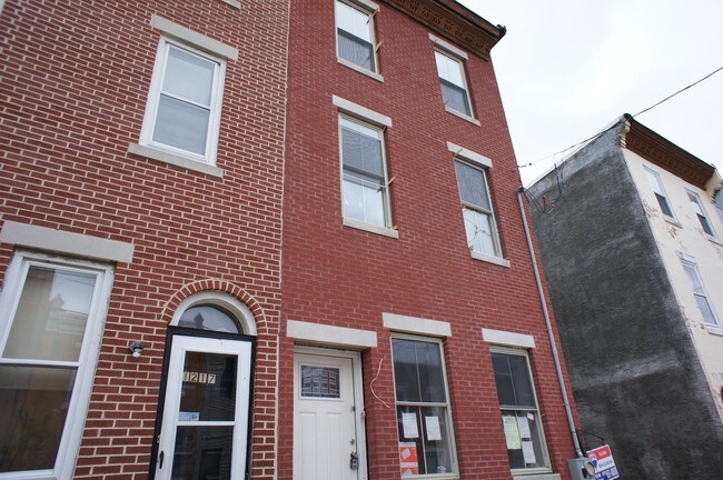 Foto del edificio - 1215 N 25th St