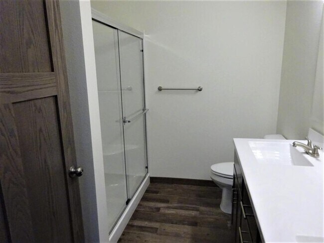 Building Photo - 706 McHugh Rd #6