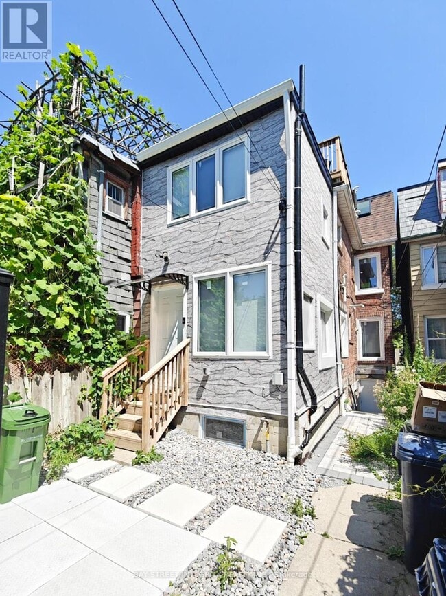 Building Photo - 598 Crawford St