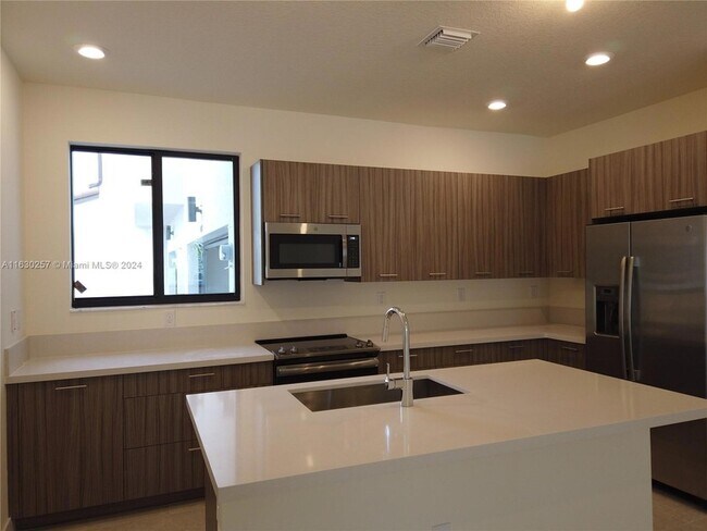 Foto del edificio - 4675 NW 84th Ave