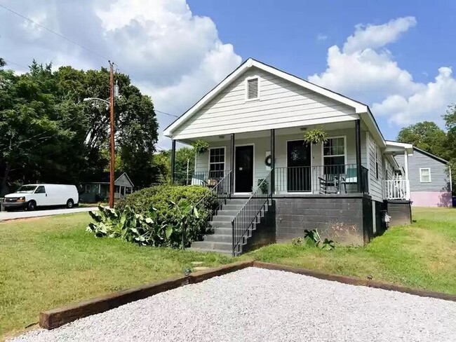 Building Photo - Cute Duplex Near Downtown