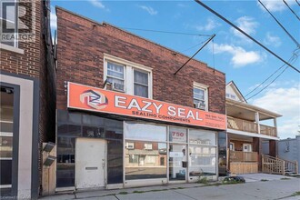 Building Photo - 750 Barton St E