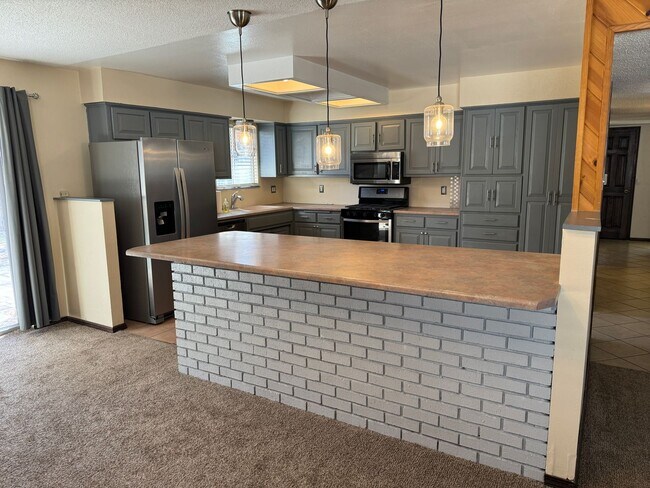 Building Photo - 3 Bedroom, 2 Bathroom Home Near Chelwood P...