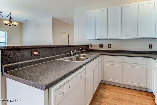 Foto del edificio - 1507 Honeybee Ln