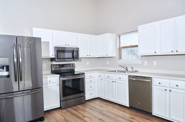 Building Photo - Beautiful Three Bedroom Single Family Home...