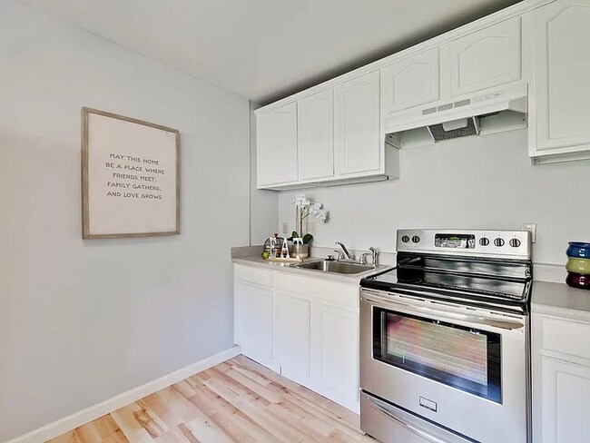 Foto del edificio - 988 Kiely Blvd