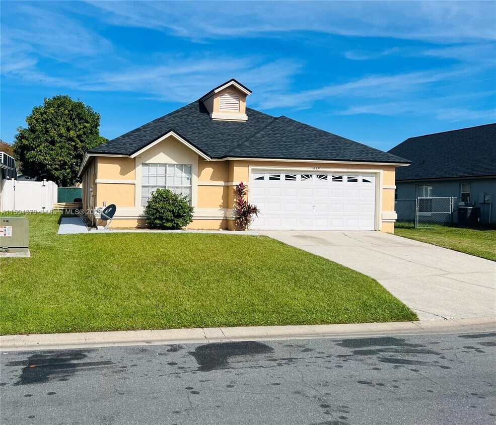 Foto principal - 332 Oceanside Ct