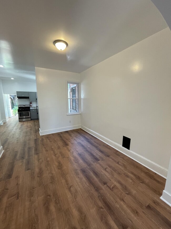 Building Photo - 514 Stevens St
