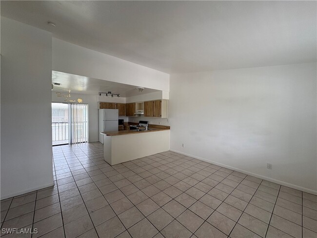 Building Photo - 4904 Vincennes Ct