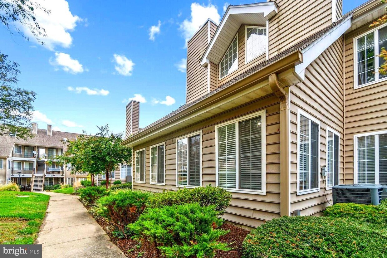 Foto principal - 10823 Amherst Ave