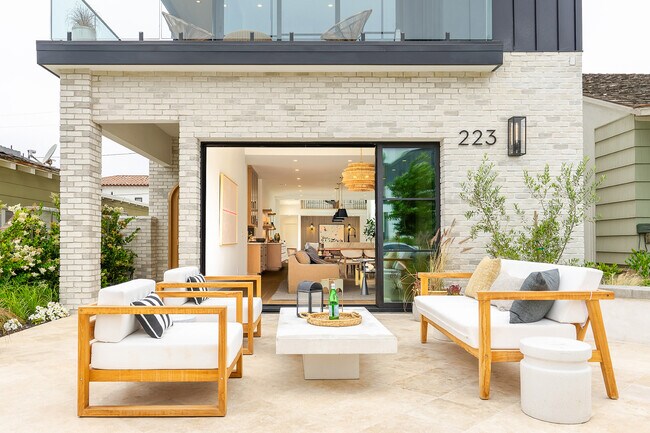 Foto del edificio - 223 Orchid Ave