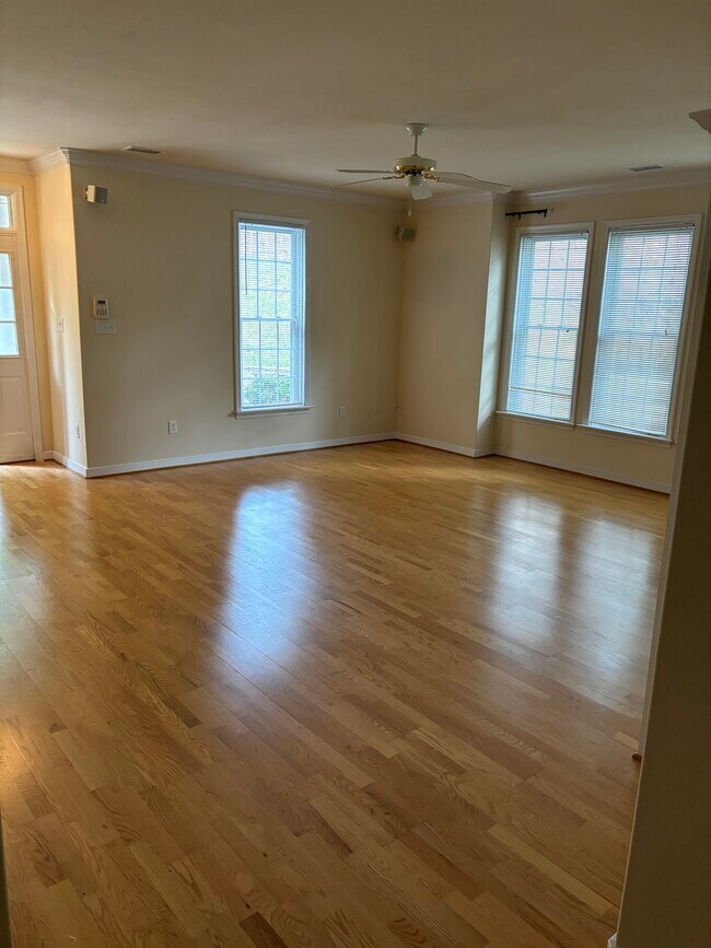 Building Photo - 4115 San Marco Dr