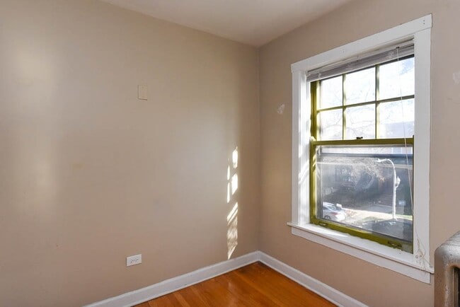 Foto del edificio - 2105 W Ainslie St