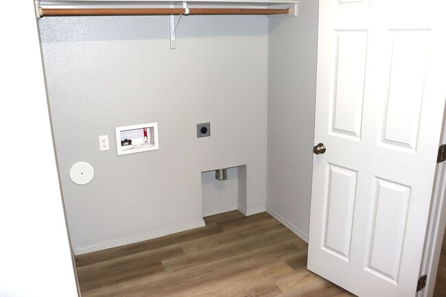 Foto del edificio - 17546 Mountain Springs Ave