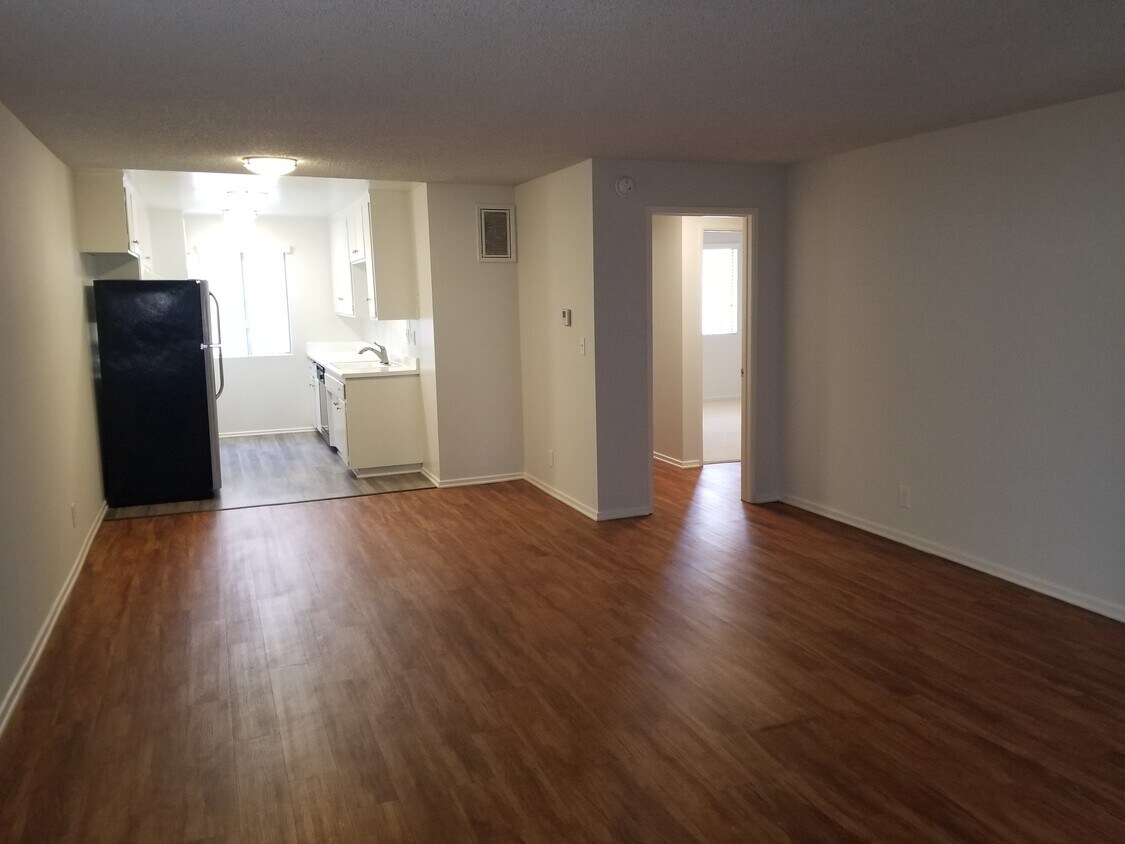 Open Living Space - 11993 Laurelwood Dr