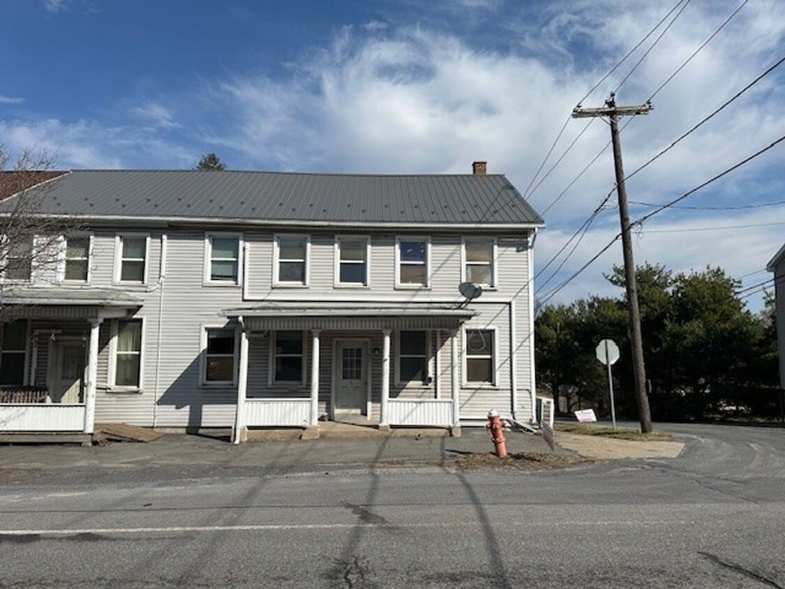 Primary Photo - 1 W Market St