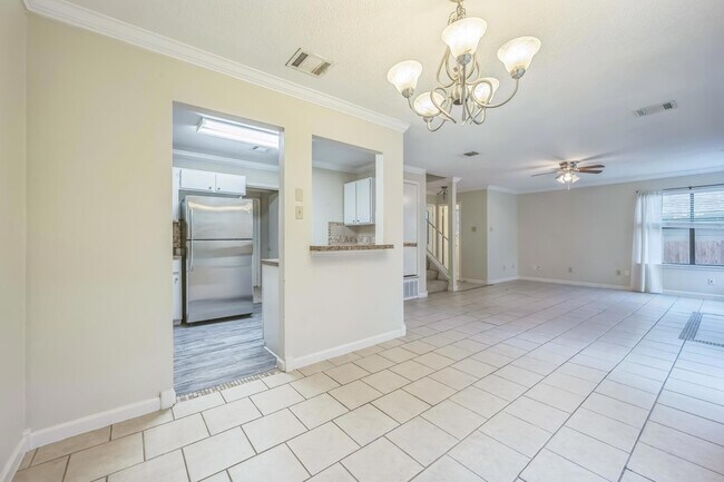 Foto del edificio - 14454 Robert I Walker Blvd