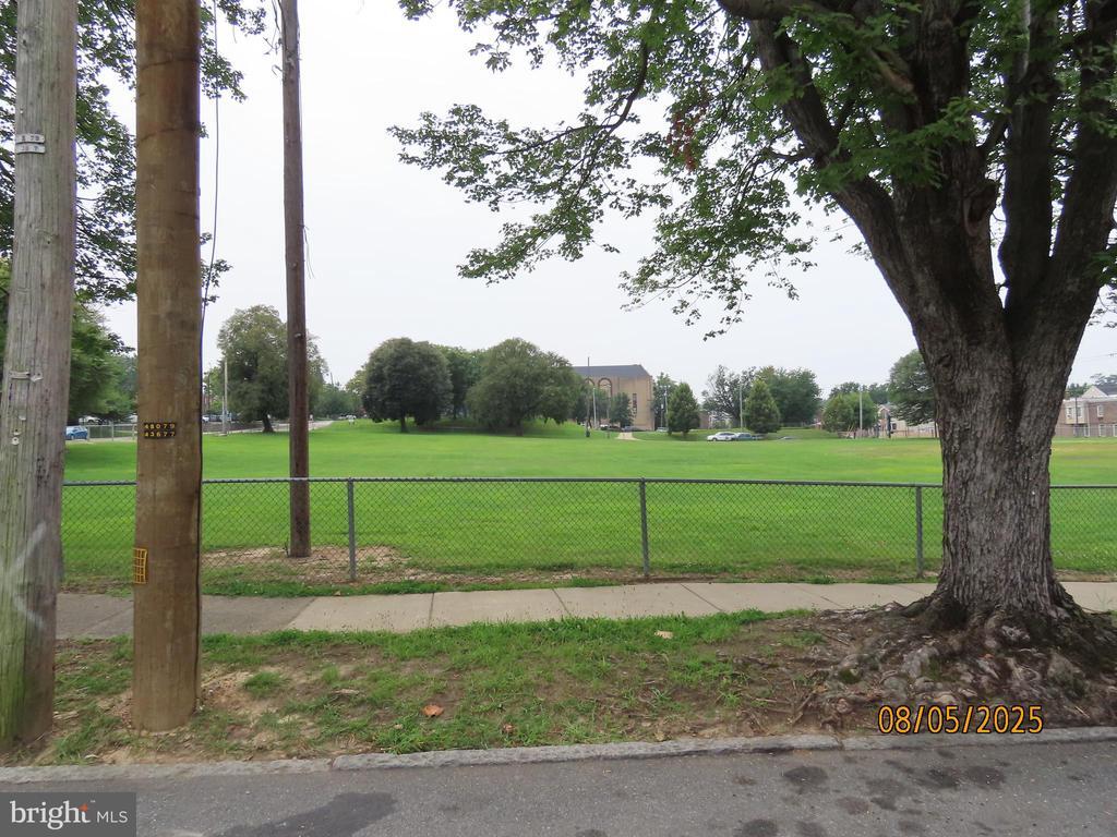 Foto principal - 1805 W 10th St