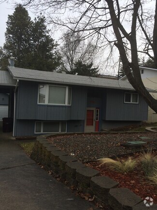 Building Photo - 1810 NW Hall Dr