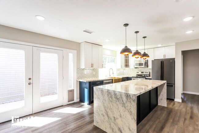 Building Photo - 5569 Jebel Ct