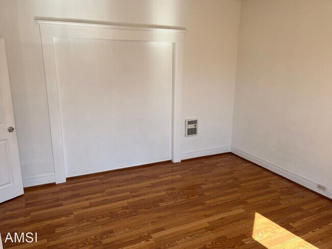 Foto del edificio - 3 br, 2 bath House - 1914 Clement Street