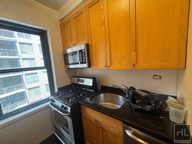 Building Photo - EAST 56 STREET
