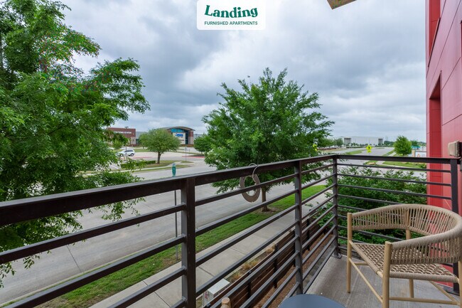 Foto del edificio - 3700 Mapleshade Ln