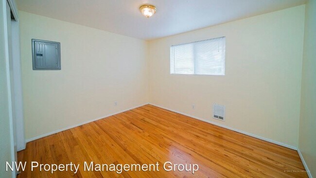Foto del edificio - 340 E Burke Ave