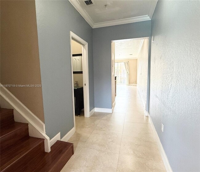 Foto del edificio - 17650 NW 73rd Ave