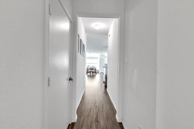 Foto del edificio - 6013 Amalea Ln