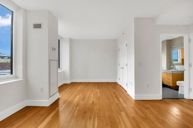 Foto del edificio - 0 bedroom in Brooklyn NY 11217