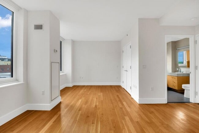 Building Photo - 0 bedroom in Brooklyn NY 11217
