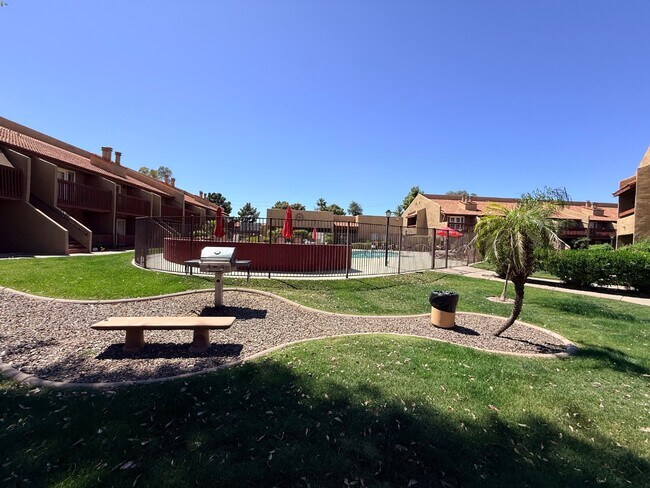 Foto del edificio - 14203 N 19th Ave