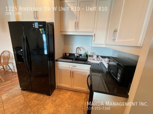 Building Photo - BEAUTIFUL 2 BED/2 BATH CONDO ON RIVERSIDE DRIVE! PLUS UTILITIES!