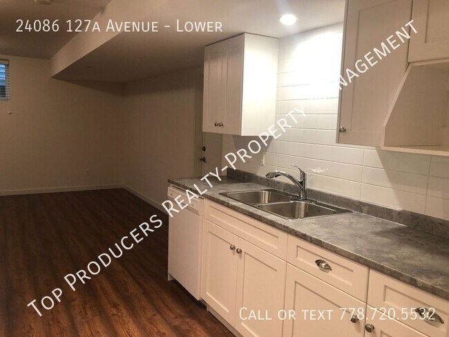 Photo du bâtiment - Bright 2 Bedroom Suite - Maple Ridge
