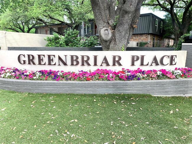 Foto del edificio - 5234 Fleetwood Oaks Ave