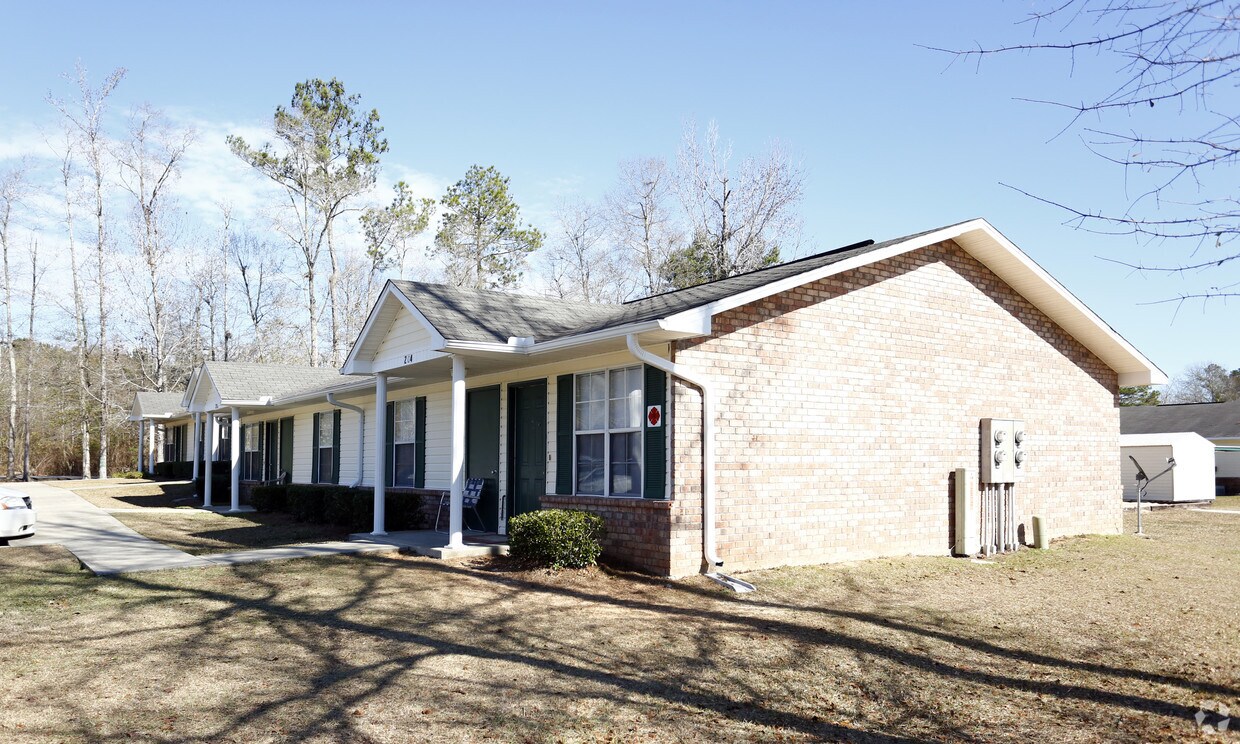 Camellia Garden Apartments Apartments in Century, FL