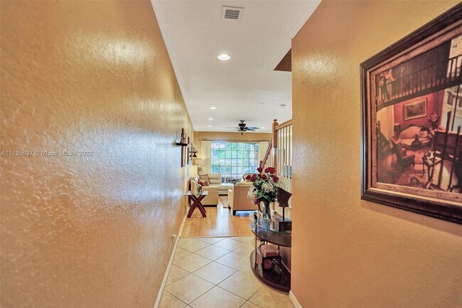 Building Photo - 28 Beechdale Ln