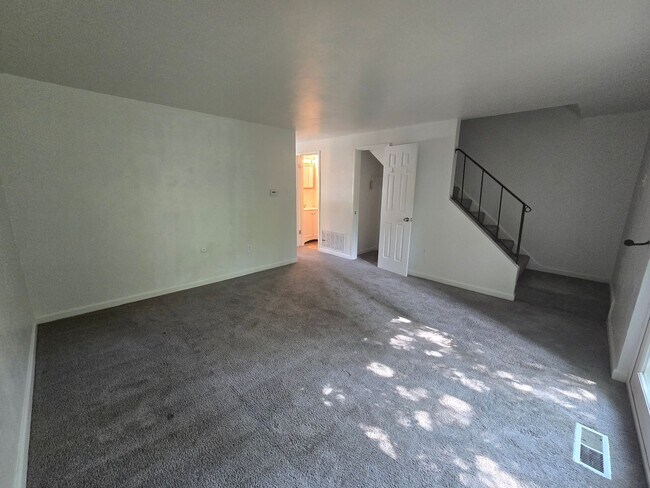 Foto del edificio - 3 Bedroom Townhouse in Hempfield School Di...