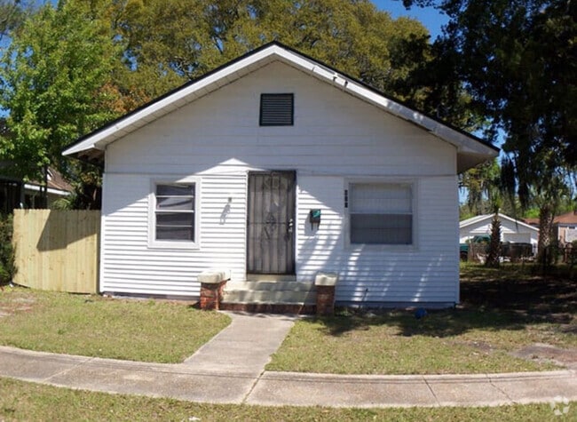 Building Photo - 617 Ivy St