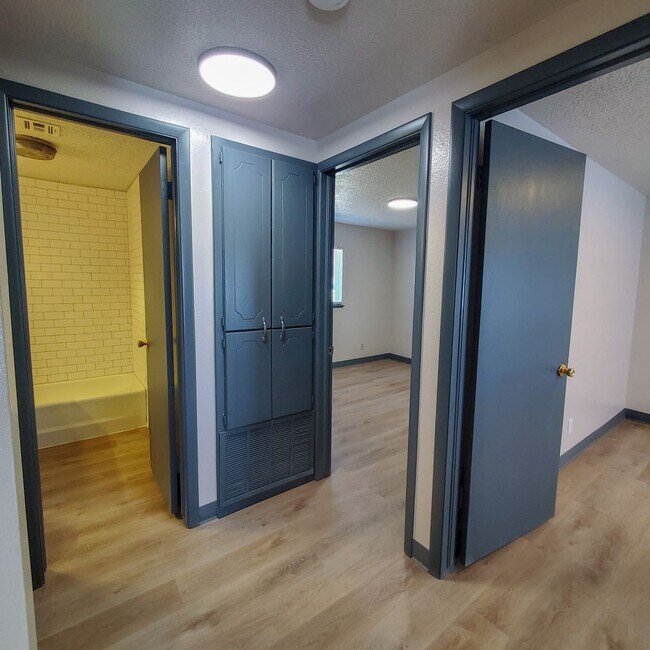 Foto del edificio - 642 N Beard Ave