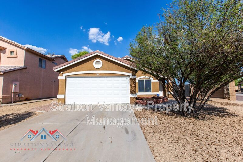 Foto principal - 2251 S 63rd Dr