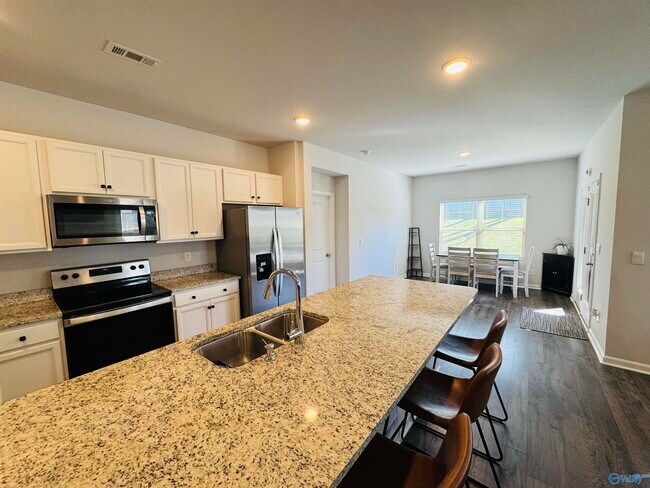 Building Photo - 113 Branton Ct