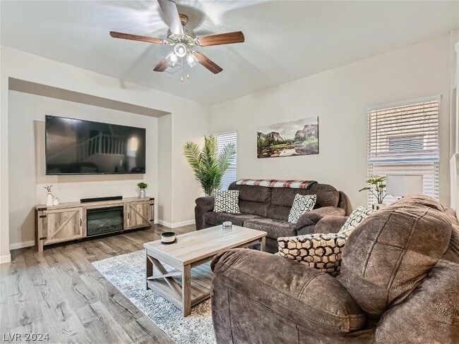 Foto del edificio - 6317 Blushing Willow St